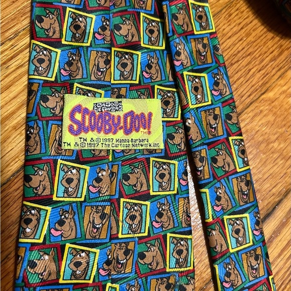 CARTOON NETWORK GREEN MULTI SCOOPY DOO MADE IN KOREA SATIN NECKTIE - Picture 2 of 5